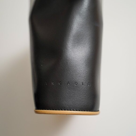 Vintage Arcadia Black Shoulder Bag With Tan Piping - Picture 6 of 13